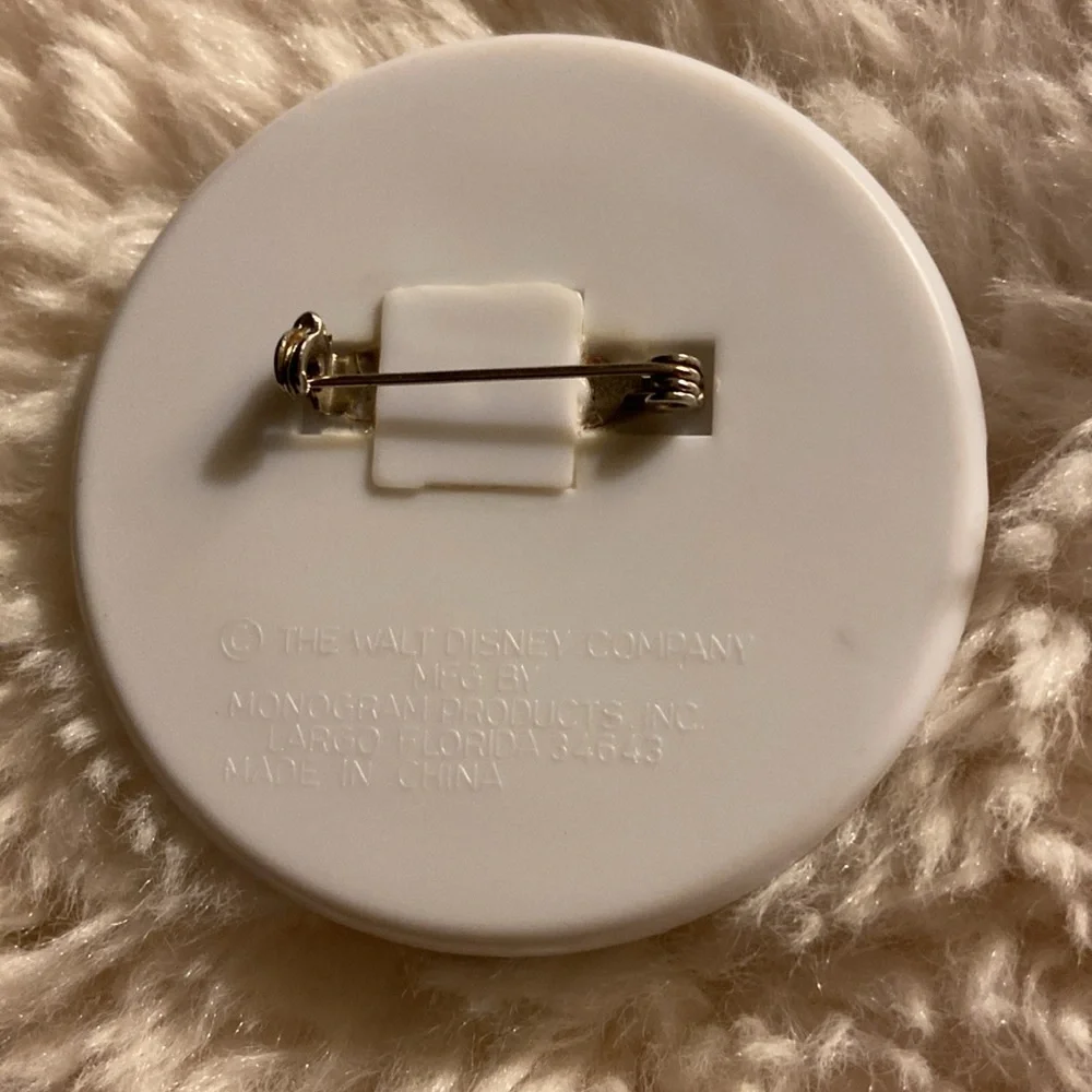 Walt Disney Vintage Mickey Mouse Badge Pin - Picture 2 of 4